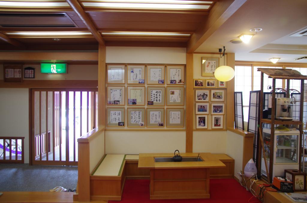 Konji Ryokan Hotel Takayama  Bagian luar foto