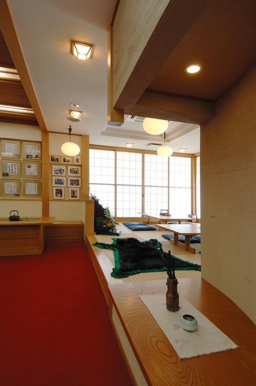 Konji Ryokan Hotel Takayama  Bagian luar foto