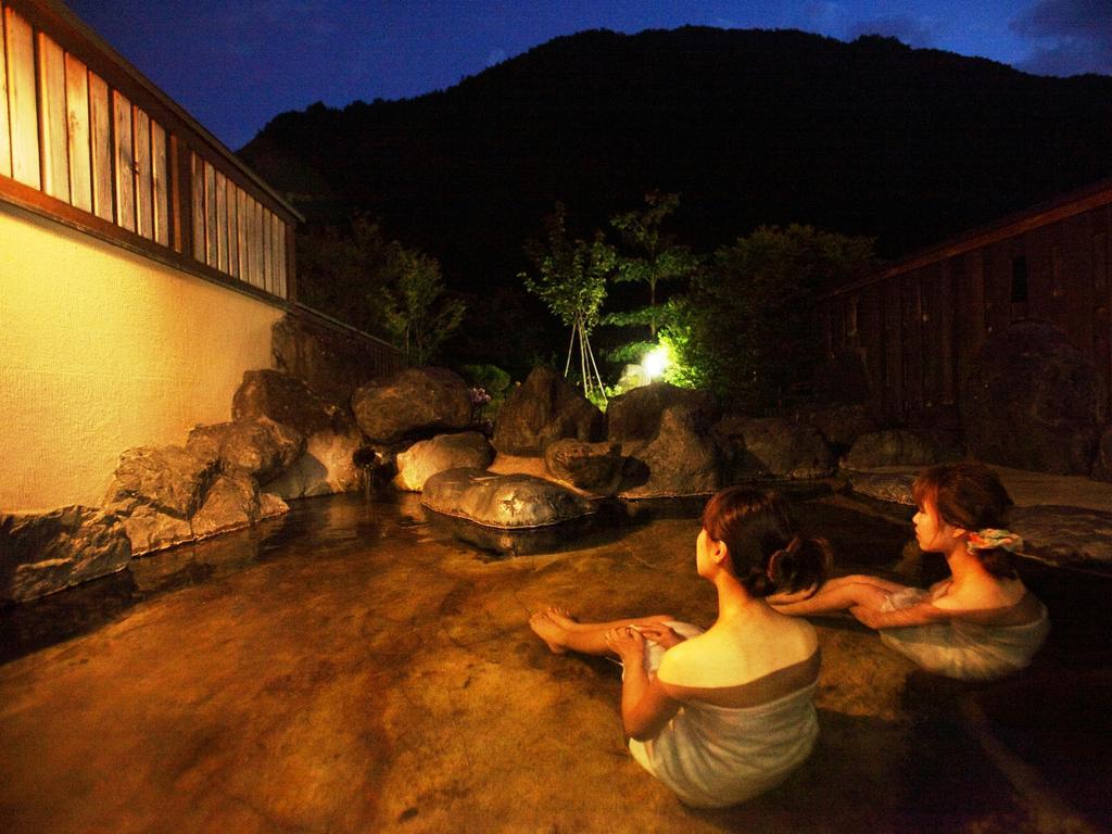 Konji Ryokan Hotel Takayama  Bagian luar foto