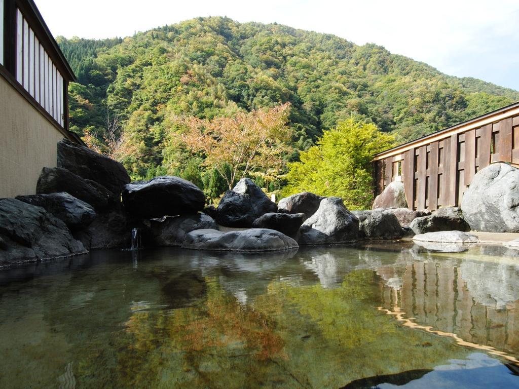 Konji Ryokan Hotel Takayama  Bagian luar foto